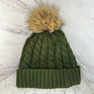 Cable Knit Beanie with Faux Fur Pom Pom – Forest Green – O/S